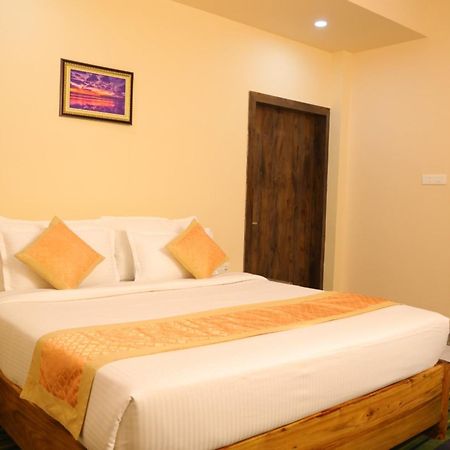 Goroomgo Silicon Residency Puri Near Sea Beach & Temple - Luxurious Room - Lift And Parking Facilities - Best Seller Kültér fotó